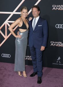 Elizabeth Banks Sexy TheFappeningBlog.com 20.jpg