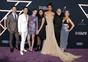 Elizabeth Banks Sexy TheFappeningBlog.com 81.jpg