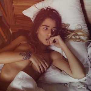 Ffion Holly James Nude & Sexy TheFappeningBlog.com 29.jpg