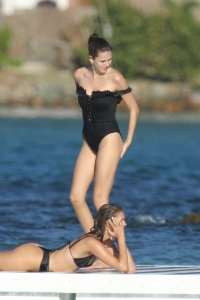 Devon Windsor, Hannah Ferguson, Shanina Shaik Sexy TheFappeningBlog.com 5.jpg