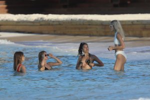 Devon Windsor, Hannah Ferguson, Shanina Shaik Sexy TheFappeningBlog.com 29.jpg