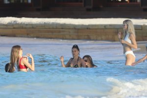 Devon Windsor, Hannah Ferguson, Shanina Shaik Sexy TheFappeningBlog.com 32.jpg