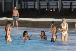 Devon Windsor, Hannah Ferguson, Shanina Shaik Sexy TheFappeningBlog.com 33.jpg