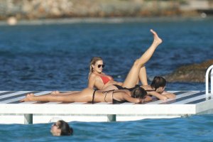 Devon Windsor, Hannah Ferguson, Shanina Shaik Sexy TheFappeningBlog.com 65.jpg