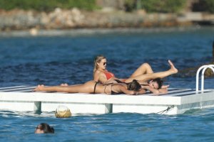 Devon Windsor, Hannah Ferguson, Shanina Shaik Sexy TheFappeningBlog.com 66.jpg