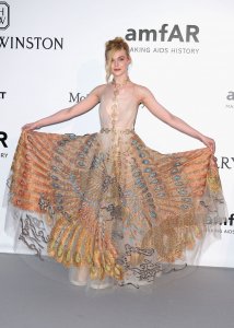 Elle Fanning Sexy 1.jpg