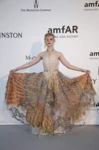 Elle Fanning Sexy 4.JPG