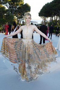 Elle Fanning Sexy 15.jpg