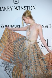 Elle Fanning Sexy 11.jpg