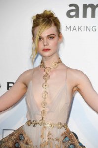 Elle Fanning Sexy 21.jpg