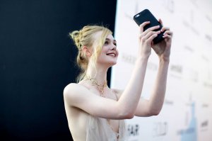 Elle Fanning Sexy 23.jpg