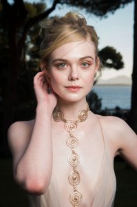 Elle Fanning Sexy 26.jpg