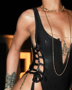 Rihanna Sexy 4.jpg