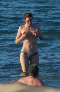 Marion Cotillard Topless 2.jpg