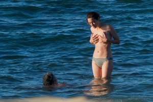 Marion Cotillard Topless 24.jpg