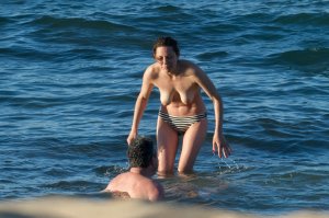 Marion Cotillard Topless 11.jpg