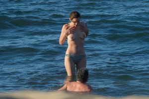 Marion Cotillard Topless 17.jpg