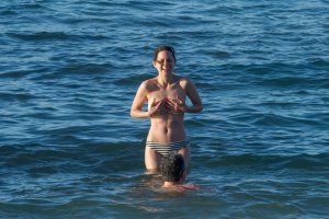 Marion Cotillard Topless 36.jpg