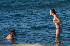 Marion Cotillard Topless 21.jpg