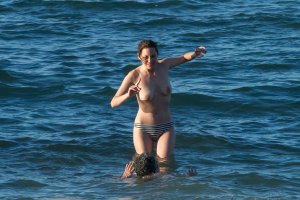 Marion Cotillard Topless 29.jpg