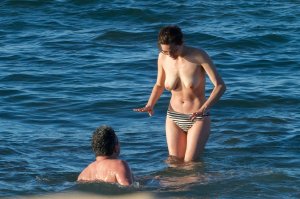 Marion Cotillard Topless 26.jpg