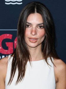Emily Ratajkowski Sexy TheFappeningBlog.com 13.jpg