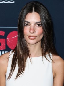 Emily Ratajkowski Sexy TheFappeningBlog.com 14.jpg