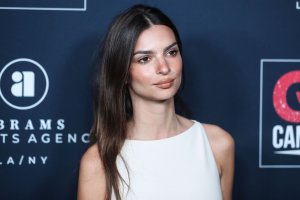 Emily Ratajkowski Sexy TheFappeningBlog.com 48.jpg