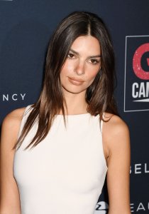 Emily Ratajkowski Sexy TheFappeningBlog.com 49.jpg