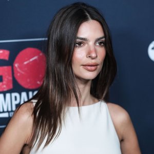 Emily Ratajkowski Sexy TheFappeningBlog.com 69.jpg