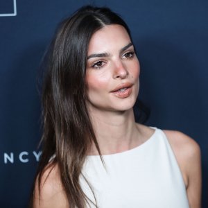 Emily Ratajkowski Sexy TheFappeningBlog.com 75.jpg