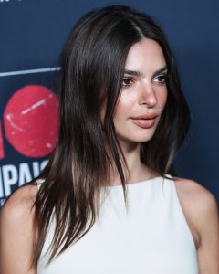 Emily Ratajkowski Sexy TheFappeningBlog.com 81.jpg