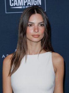 Emily Ratajkowski Sexy TheFappeningBlog.com 108.jpg