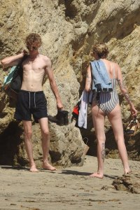 Thomas Brodie-Sangster, Gzi Wisdom  TheFappeningBlog.com 358.jpg