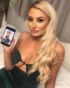 Chloe Crowhurst Sexy TheFappeningBlog.com 15.jpg