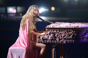 Taylor Swift Sexy Photos TheFappeningBlog.com 125.jpg