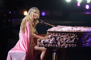 Taylor Swift Sexy Photos TheFappeningBlog.com 126.jpg