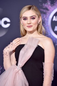 Meg Donnelly Sexy TheFappeningBlog.com 3.jpg