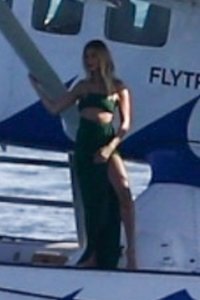 Hailey Baldwin Hot Sexy Pics TheFappeningBlog.com 35.jpg