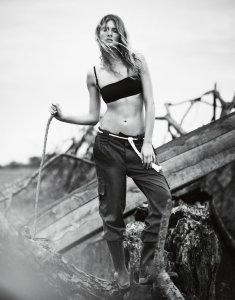 Constance Jablonski Sexy & Topless 2.jpg