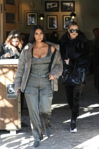 Kim Kardashian Sexy TheFappeningBlog.com 45.jpg