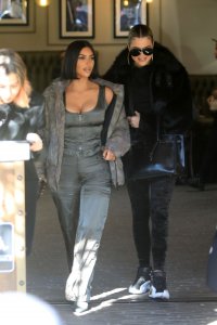 Kim Kardashian Sexy TheFappeningBlog.com 87.jpg