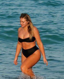 Iskra Lawrence TheFappeningBlog.com 2.jpg