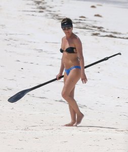 Jennifer Aniston in a Bikini 12.jpg