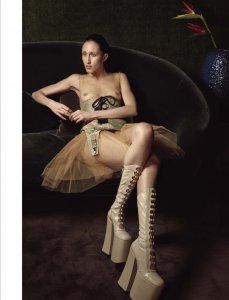 Anna Cleveland Topless 3.jpg