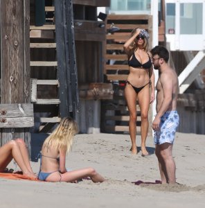 Charlotte McKinney Sexy 27.jpg