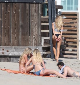 Charlotte McKinney Sexy 28.jpg