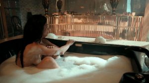 Alice Braga Nude 5.jpg