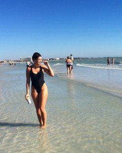 Natasha Canavarro Sexy Pics 7.jpg