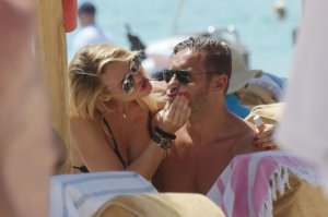 Ilary Blasi Bikini 1.jpg